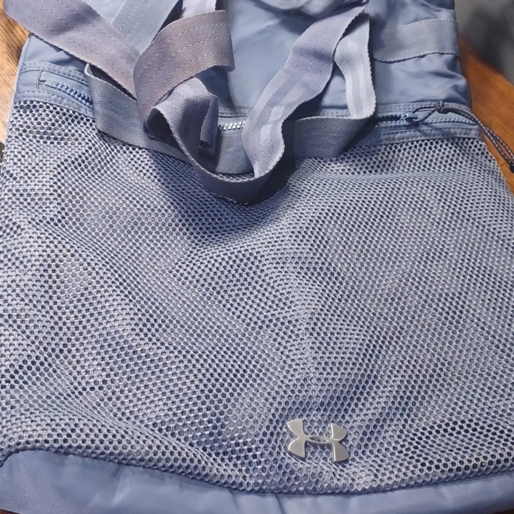 Under Armour large messenger bag - Picture 16 of 16